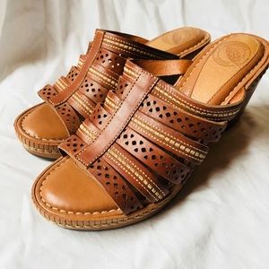 Nurture slip on wedge
